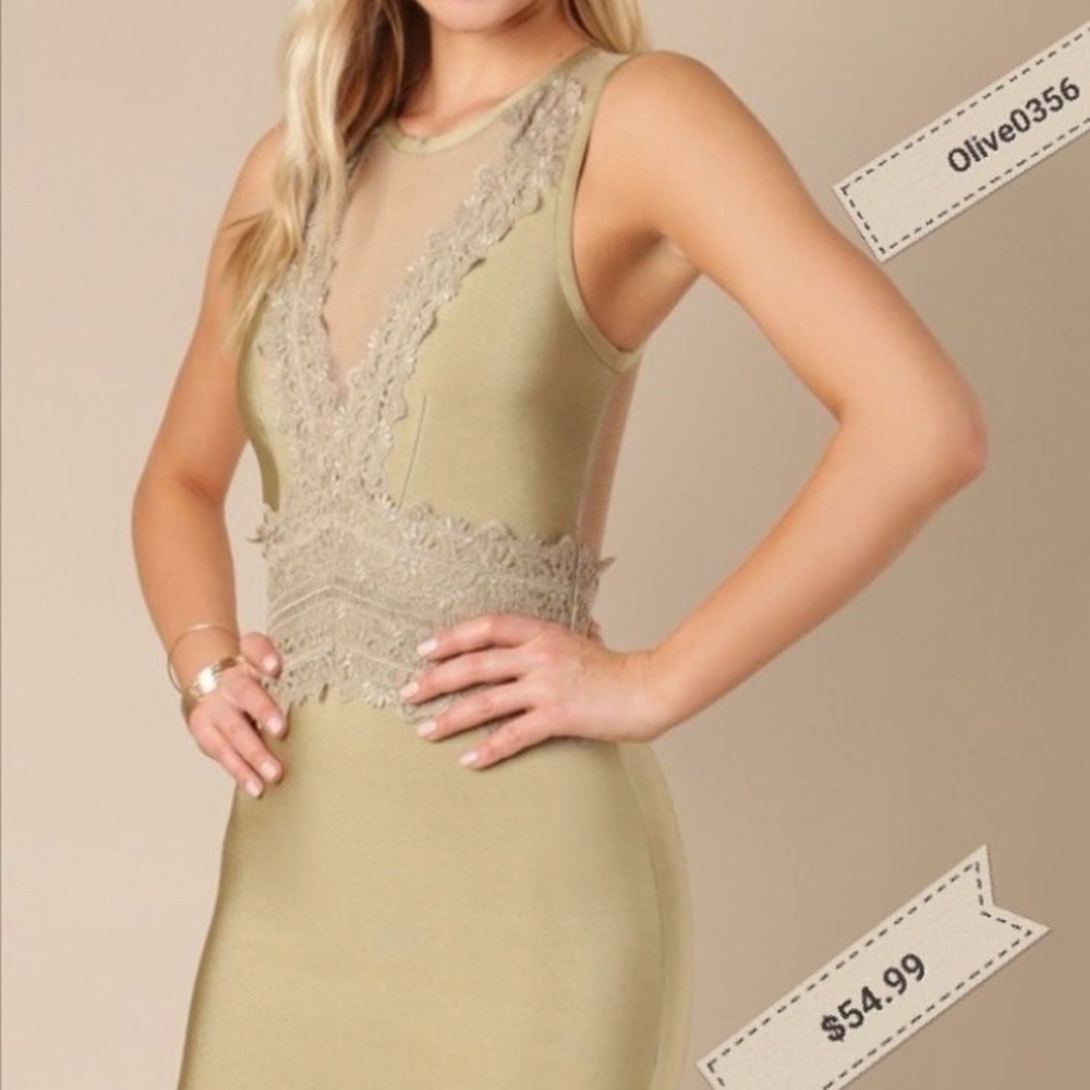 NEW DRESS WOW COULTURE, SIZE S.
COLOR OLIVE